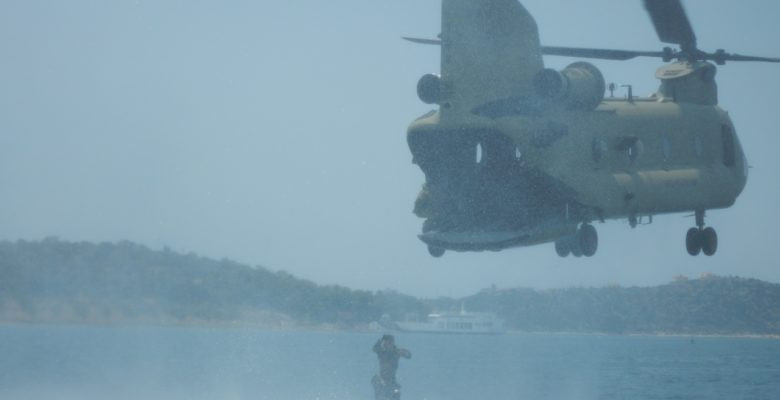 Συνεκπαίδευση Ελλήνων Αλεξιπτωτιστών και Αμερικανών Κομάντο  στο Μεγάλο Πεύκο! (εικόνες)